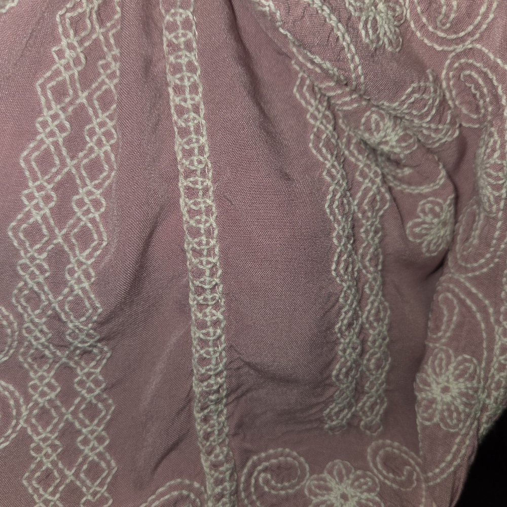 Elegant Embroidered Women's Blouse in Blush Pink - Picture 6 of 8